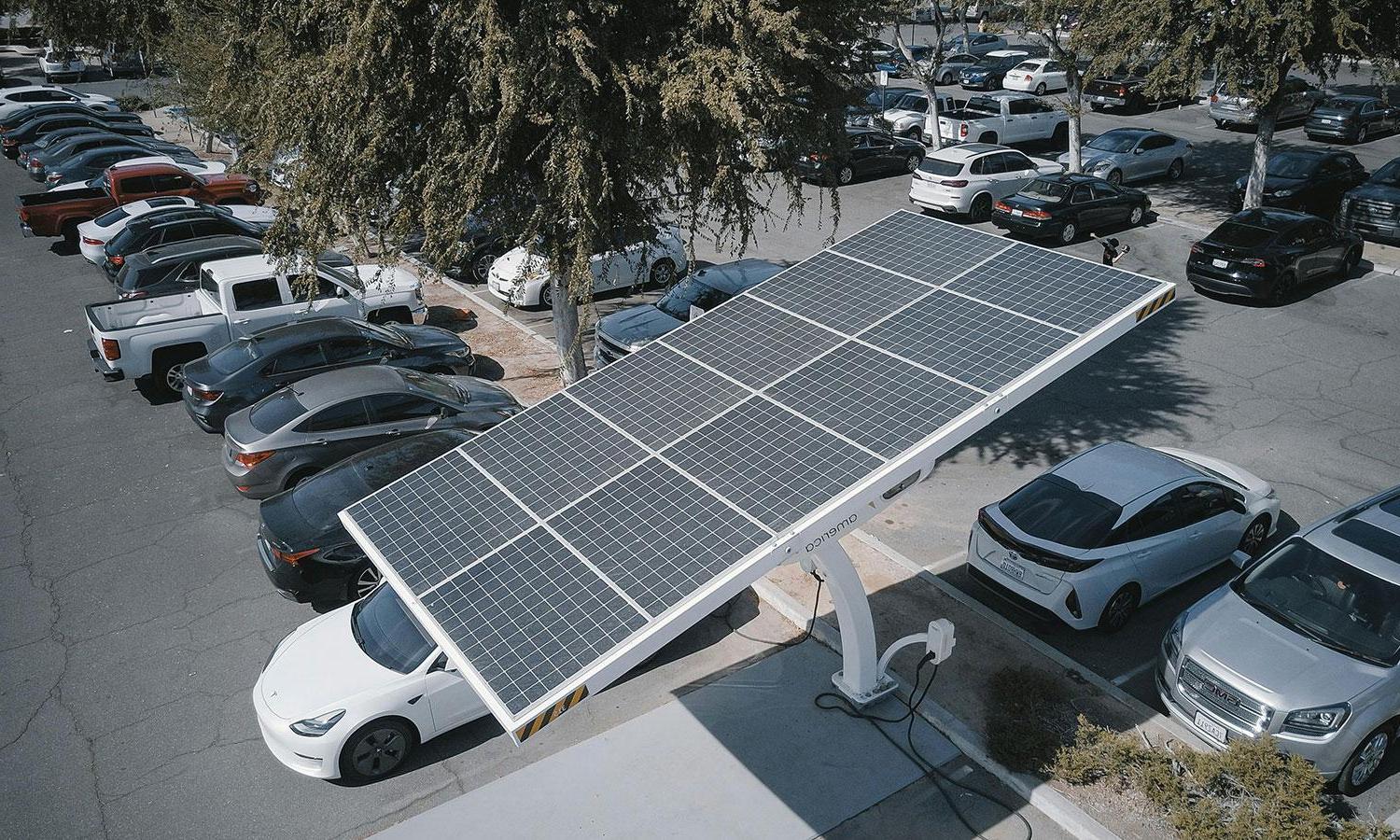 停车场电动汽车的太阳能充电器